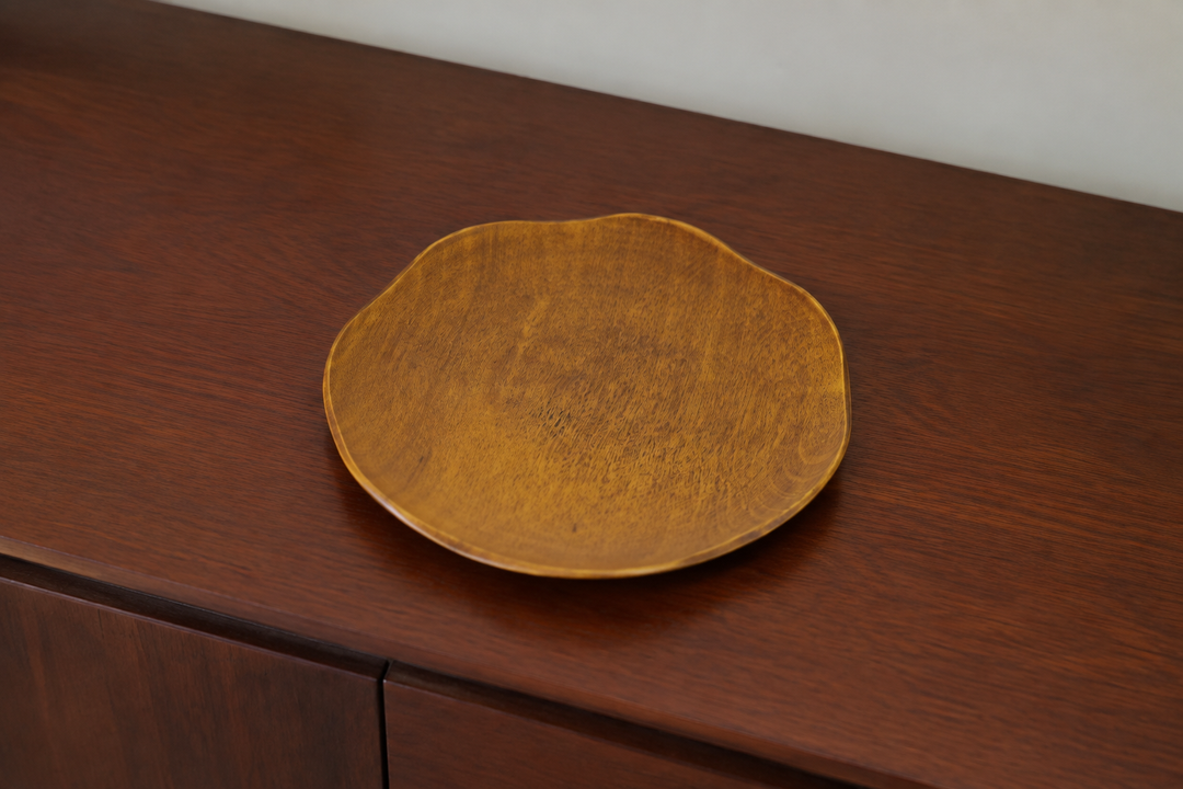 Empty Mimosa RIN 7.0 lacquerware plate displayed indoors from above, away from direct sunlight.
