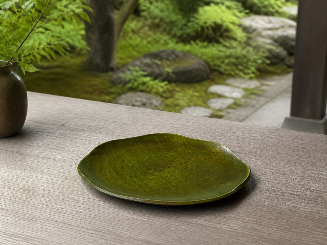 Empty RIN 7.0 Olive on a stable shaded outdoor table during a supervised temporary setting.